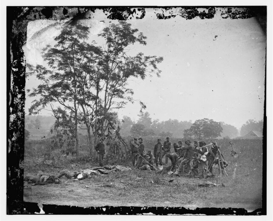 Burying the dead Confederate soldiers