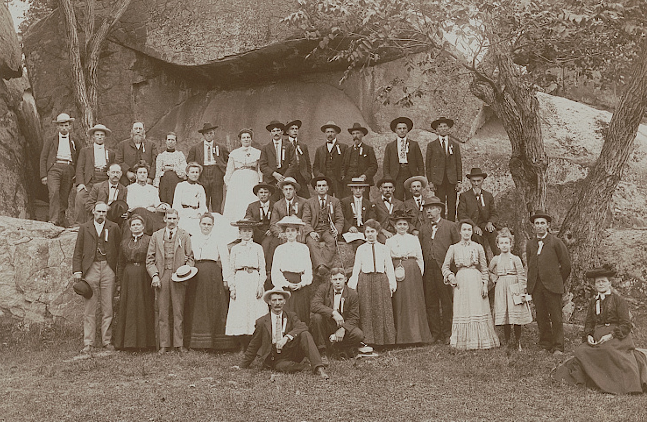 Civil War veterans and their families at a reunion at Devil’s Den on the Gettysburg battlefield in 1904.