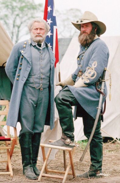 Martin Sheen as Robert E. Lee (left) and Tom Berenger James Longstreet in Gettysburg.