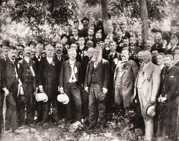 Large group photograph of Civil War veterans on Little Round Top at the 25th anniversary of the Battle of Gettysburg